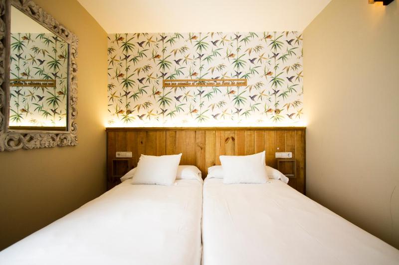 Economy Double or Twin Room image 2