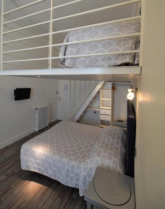 Triple Room with Mezzanine image 1