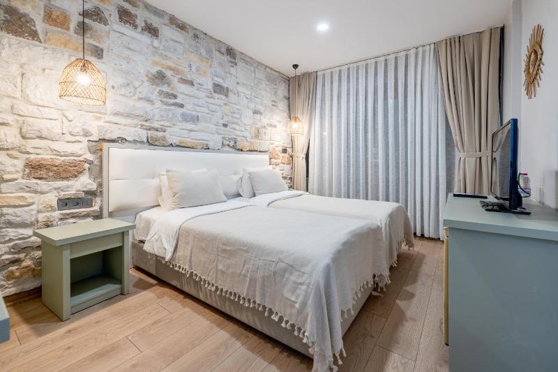 Double Room - Disability Access image 4