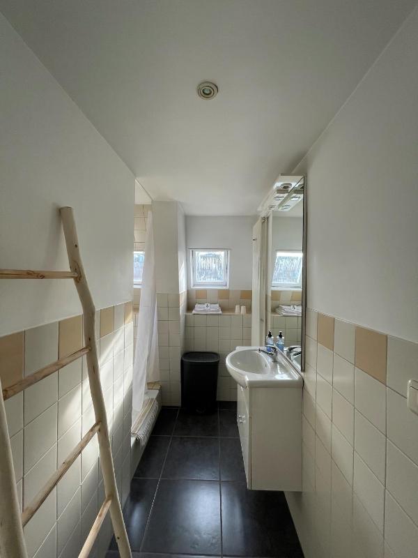 Small Double Room image 2