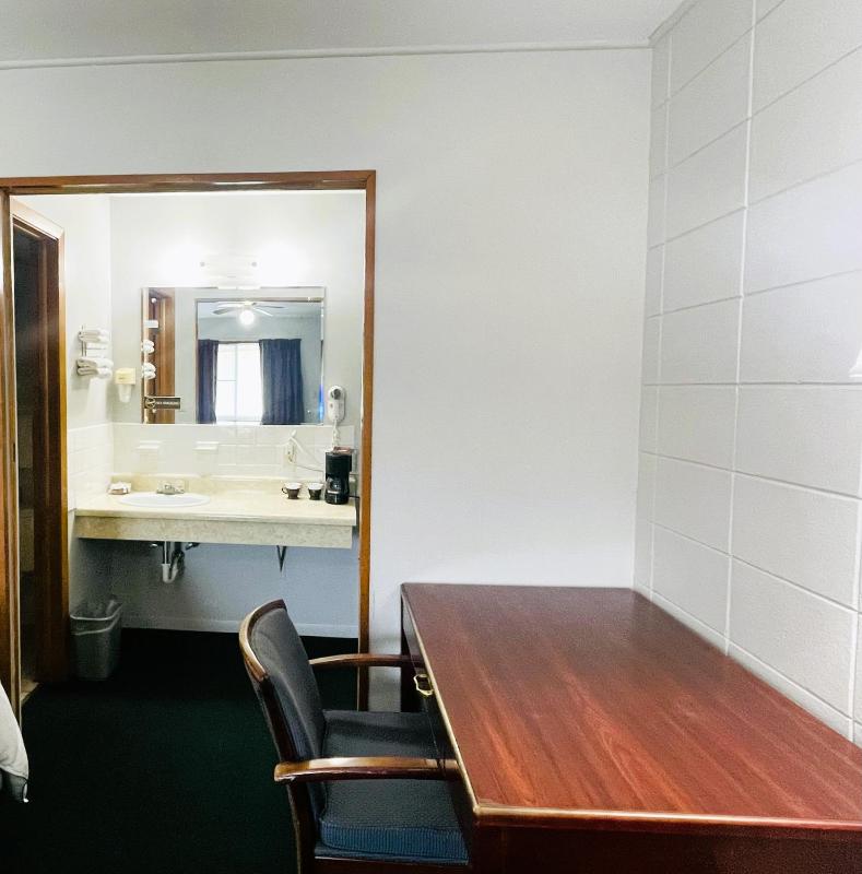 Deluxe Double Room image 3