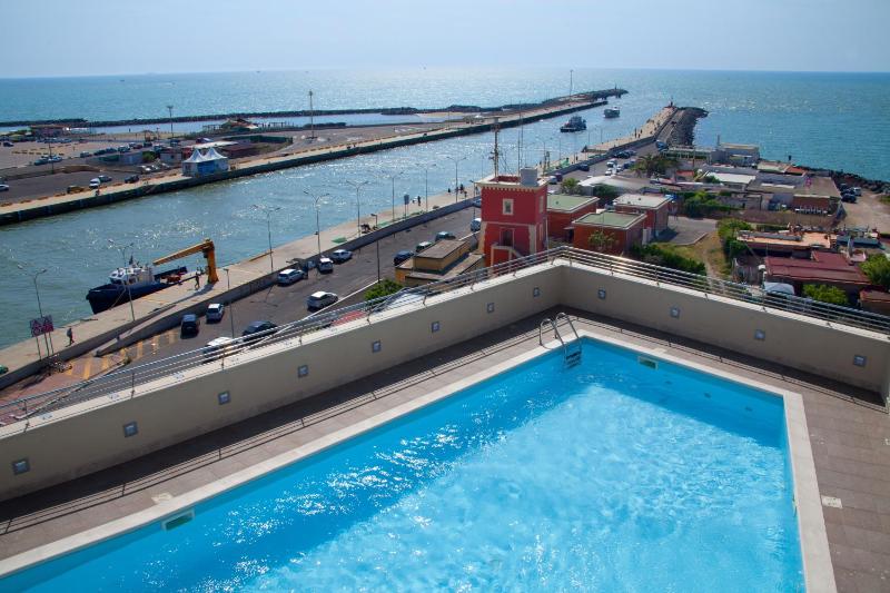 Hotel Tiber Rooftop & Wellness - image 1