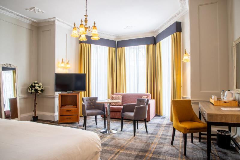 Executive Room image 3