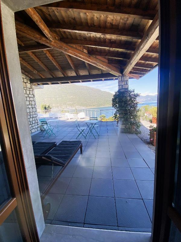 Deluxe Double or Twin Room with Lake View image 4