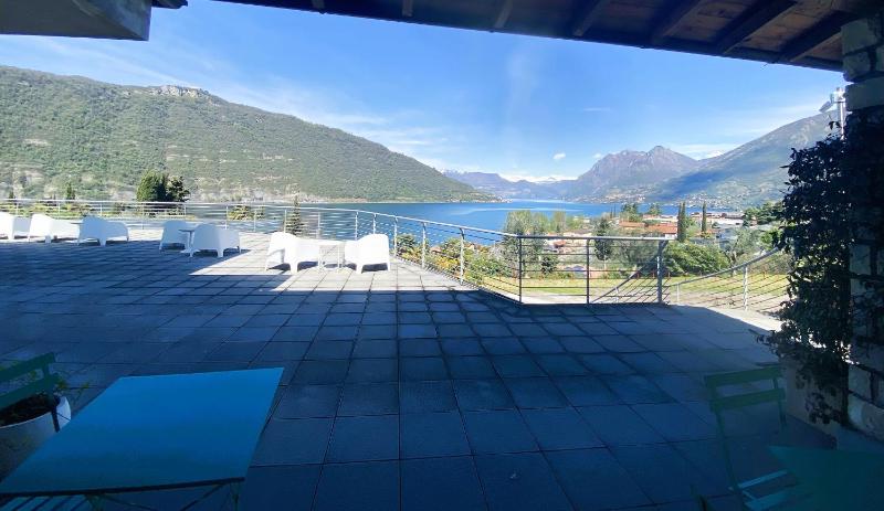 Deluxe Double or Twin Room with Lake View image 3