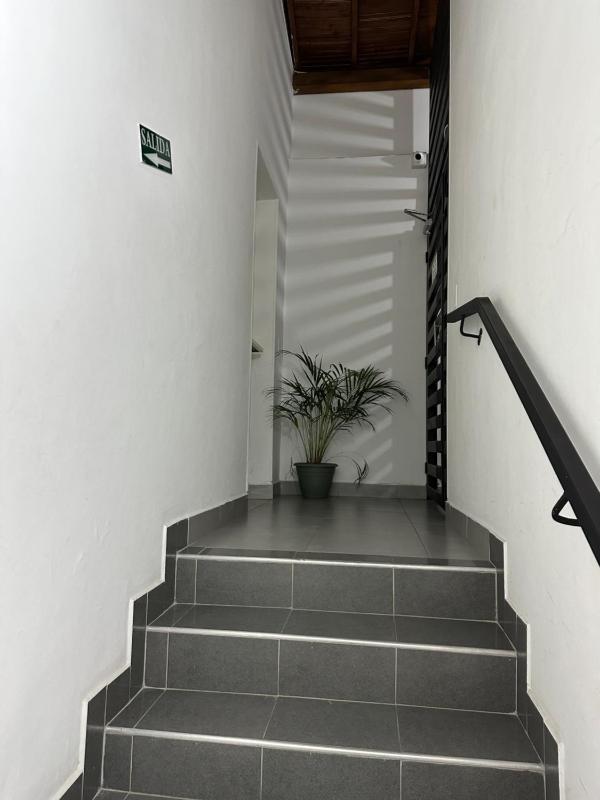 Aparta estudio amoblado 3 Medellin San joaquin - image 16