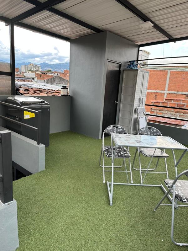 Aparta estudio amoblado 3 Medellin San joaquin - image 11
