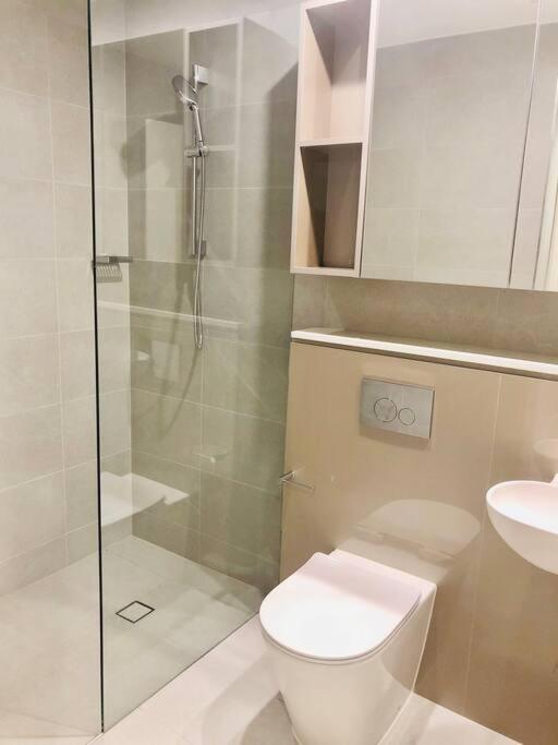 Stunning Corporate Apartment WAT1011601 - image 6