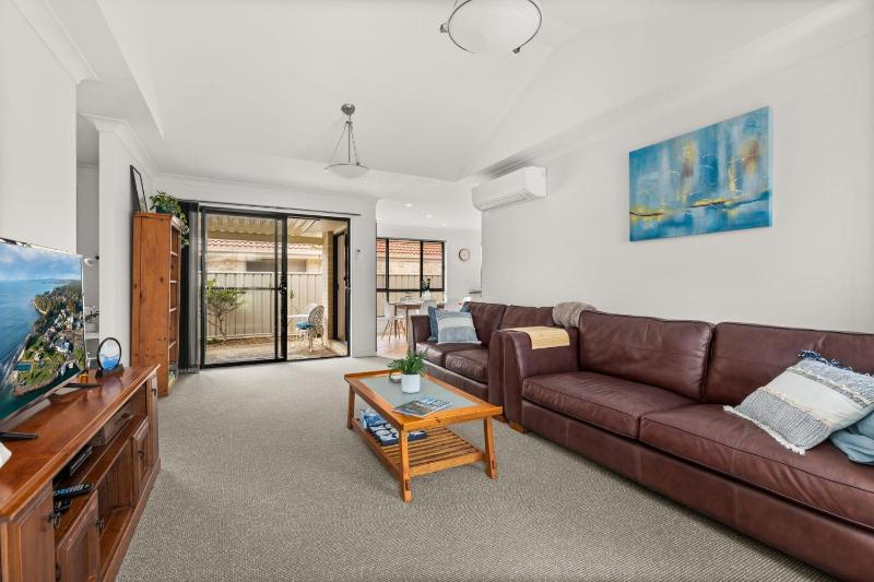 Coastal Villa by Experience Jervis Bay - image 1