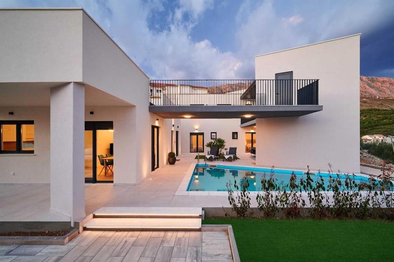 Villa Stella private pool sleeps 12 Dugi Rat - image 1