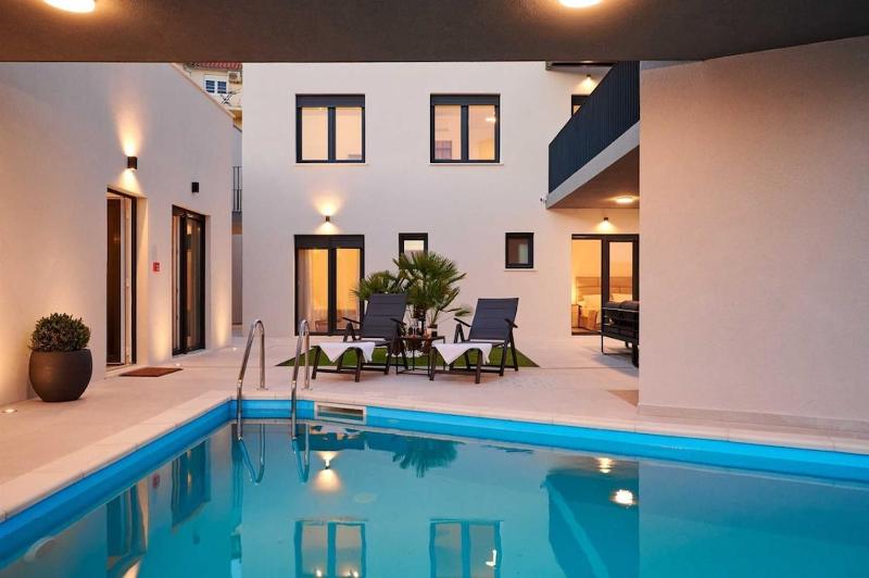 Villa Stella private pool sleeps 12 Dugi Rat - image 14