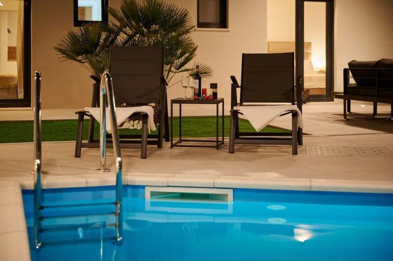 Villa Stella private pool sleeps 12 Dugi Rat - image 33