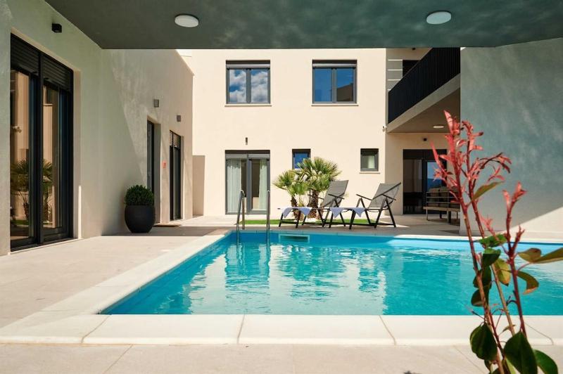Villa Stella private pool sleeps 12 Dugi Rat - image 17