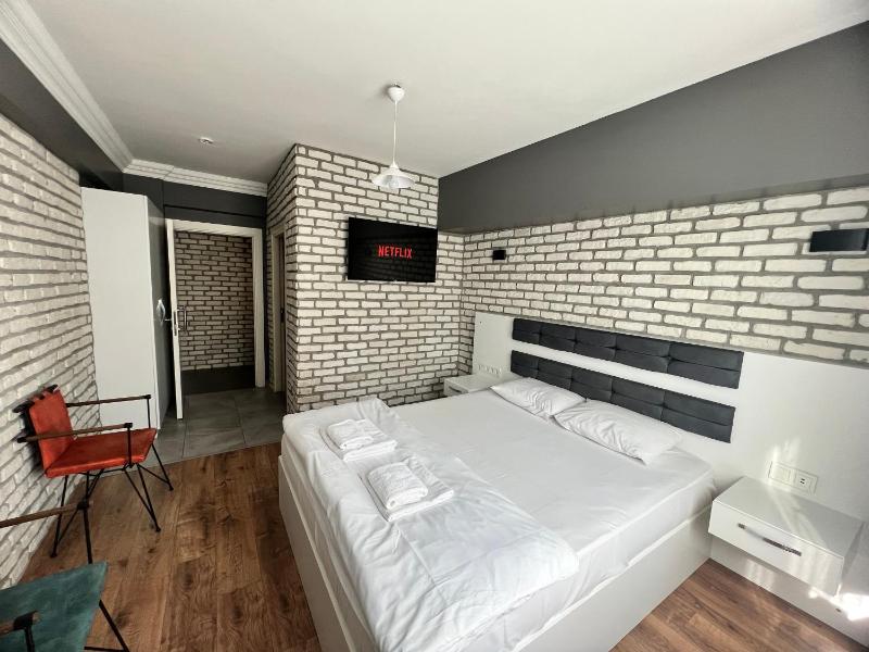 Double Room image 4
