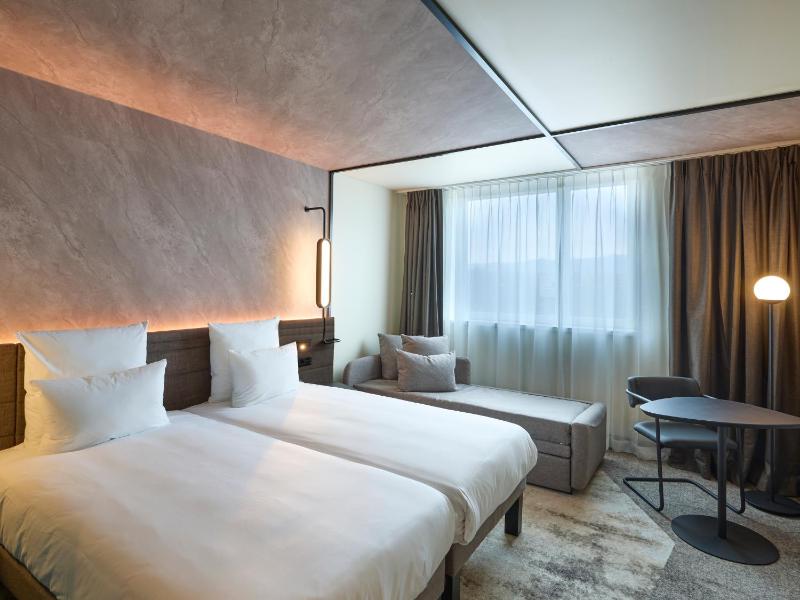 Superior Twin Room with Sofa Bed image 1
