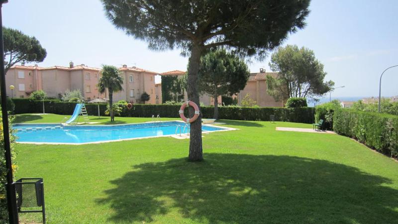 AQ-7 Calella de Parafrugell 4 Pax - image 11