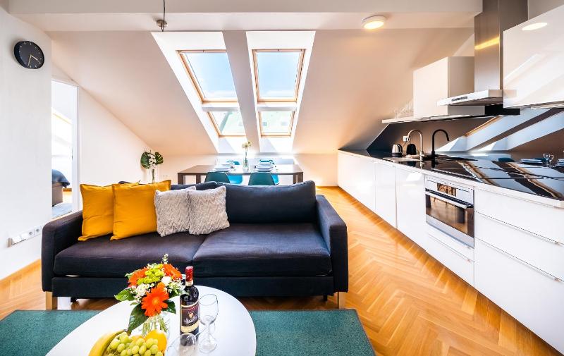 Luxurious Woodrow Wilson apt in Prague centre - image 6