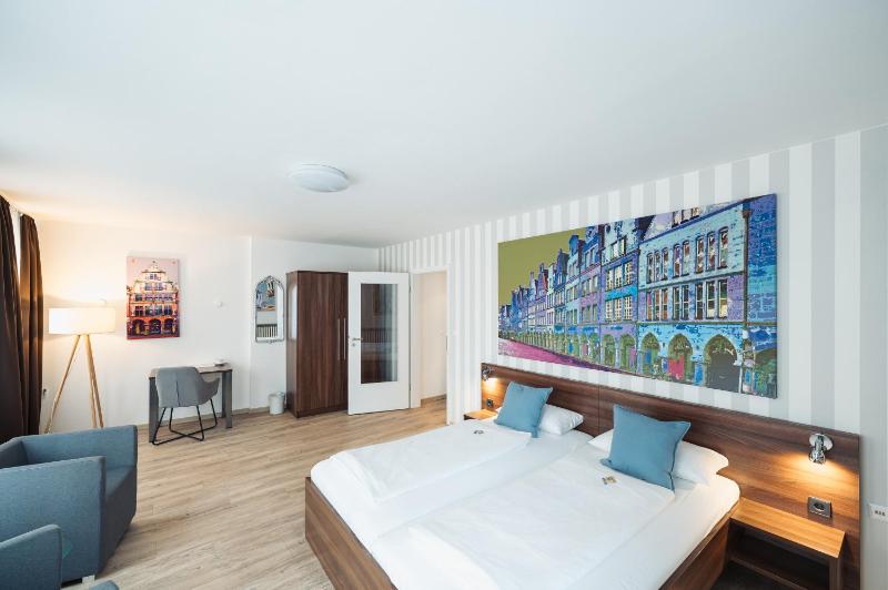 Double Room image 1