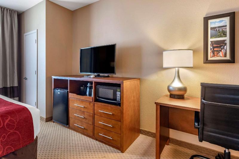 King Suite - Non-Smoking image 3