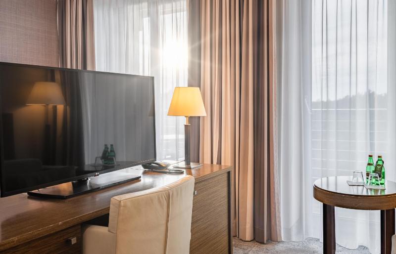 Standard Double Room image 4