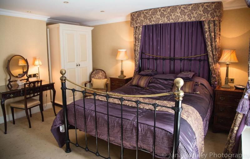 Deluxe Suite image 3
