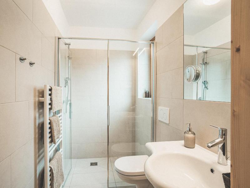 Single Room with Balcony image 3