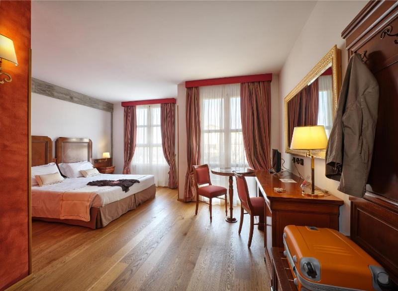 Double or Twin Room image 1