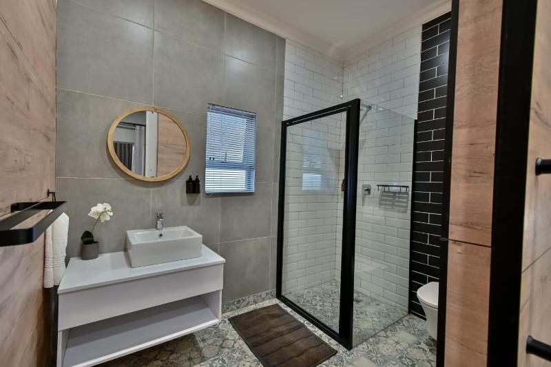 Summer PALACE Guesthouse - image 5