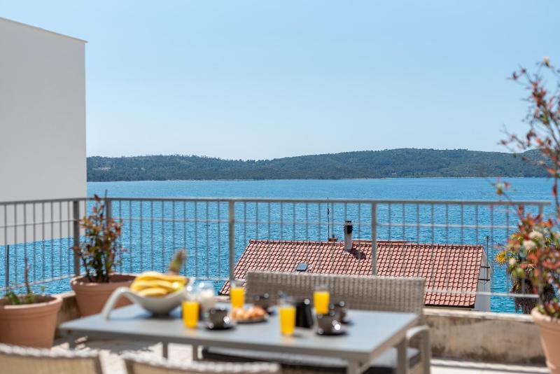 Two-Bedroom Apartment with Terrace and Sea View image 4