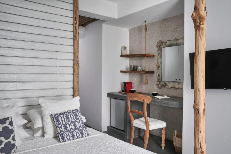 Deluxe Double Room image 1