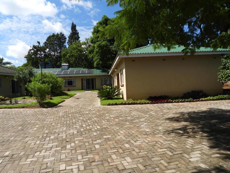 2 Bed Apt with en-suite and kitchenette - 2066 - image 13