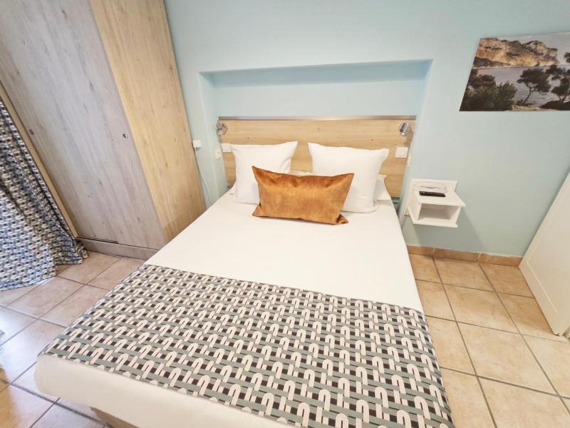 HOTEL DES CALANQUES Port de Cassis - image 46