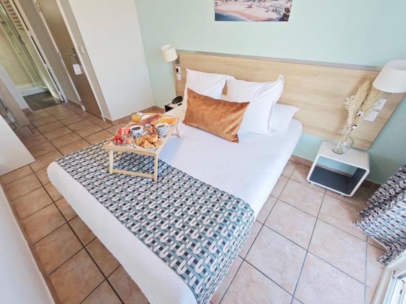 HOTEL DES CALANQUES Port de Cassis - image 2