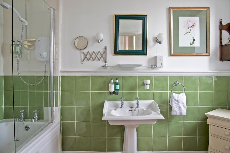 Double or Twin Room with Bathroom image 2