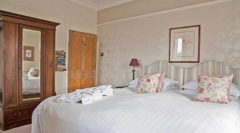 Deluxe Double Room with Shower image 2