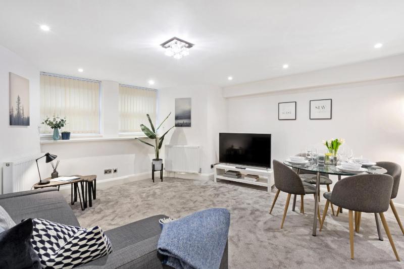 Fountains Executive Apartment - Harrogate Stays - image 10
