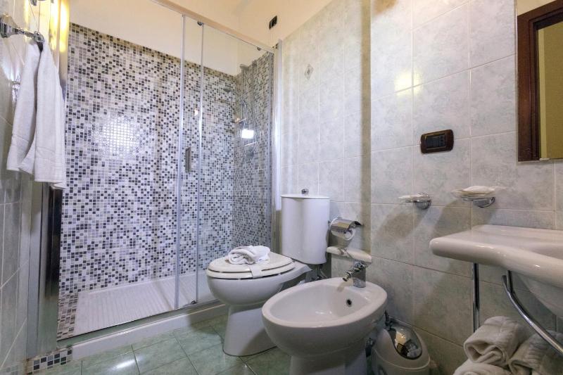 Triple Room image 3