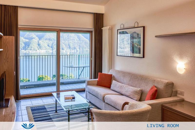 One-Bedroom Suite with Lake View image 4