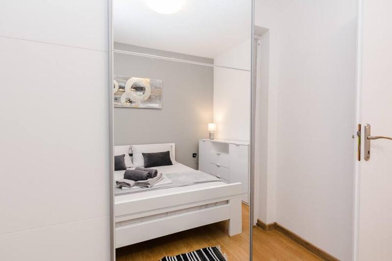Diana 1 modern sea view apartment - image 15