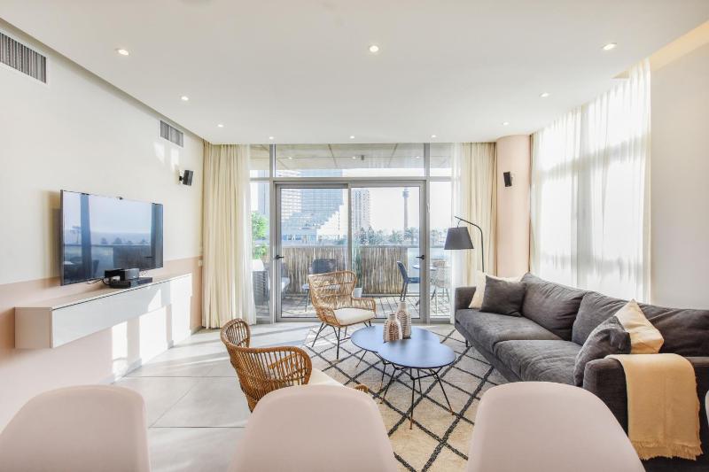 Modern 3-BR near Beach Club by HolyGuest - image 1