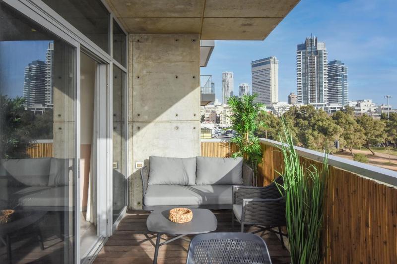 Modern 3-BR near Beach Club by HolyGuest - image 6