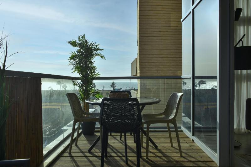 Modern 3-BR near Beach Club by HolyGuest - image 10
