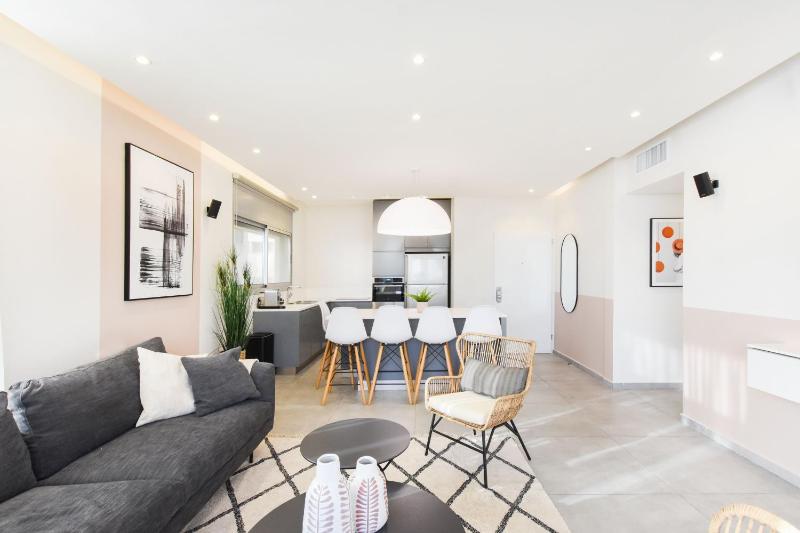 Modern 3-BR near Beach Club by HolyGuest - image 4