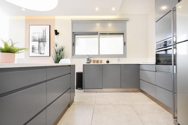 Modern 3-BR near Beach Club by HolyGuest - image 9