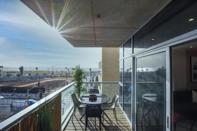 Modern 3-BR near Beach Club by HolyGuest - image 8