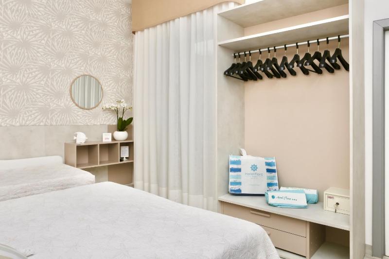 Classic Triple Room image 1