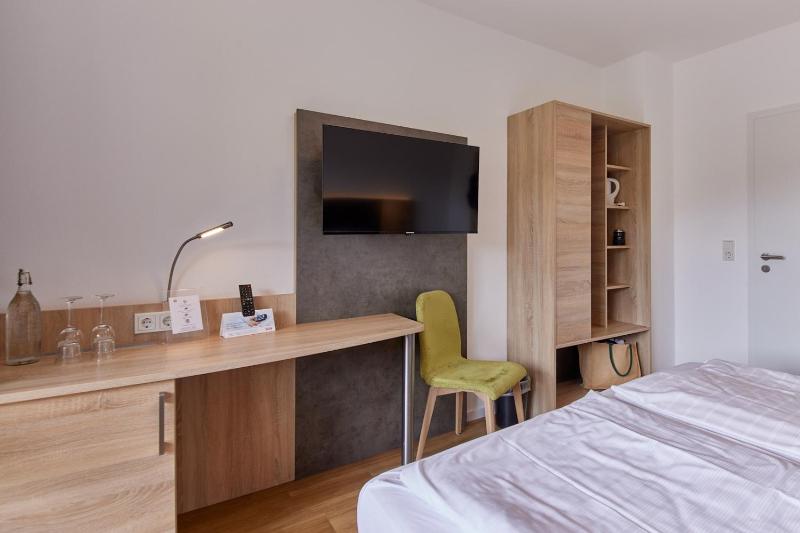 Double Room with Private External Bathroom image 4