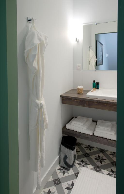 Suite with Garden View image 4
