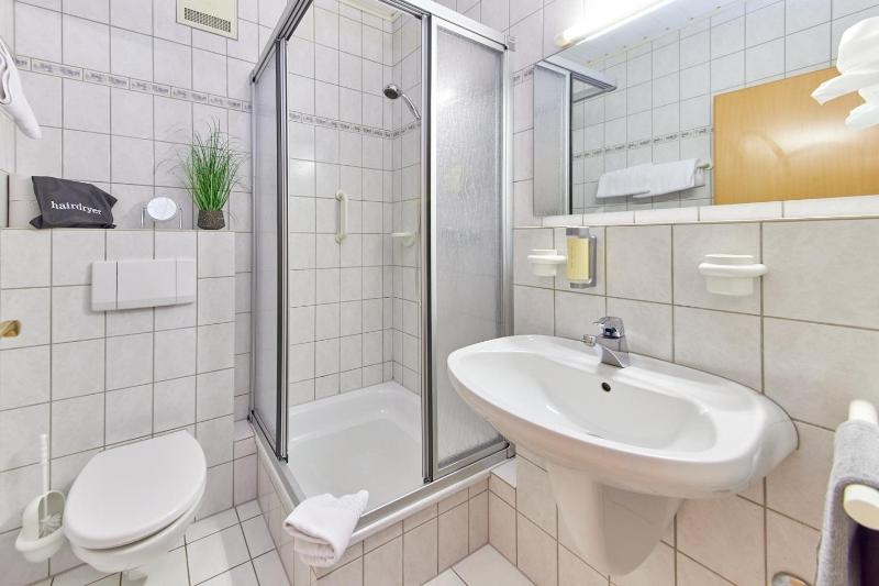 Comfort Double Room with Balcony image 3