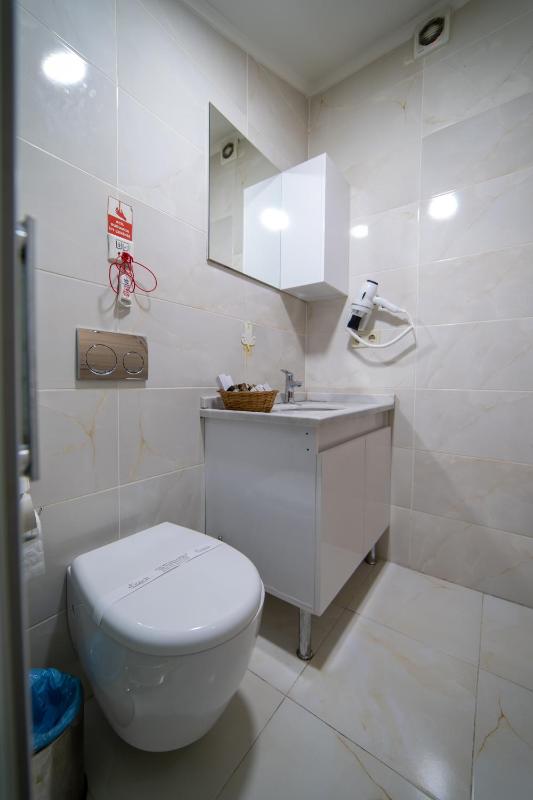 Basic Triple Room image 4